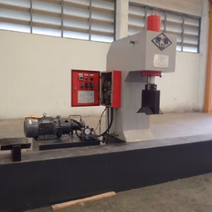 Model: W31Y-600*10 Pole Straightening Machine